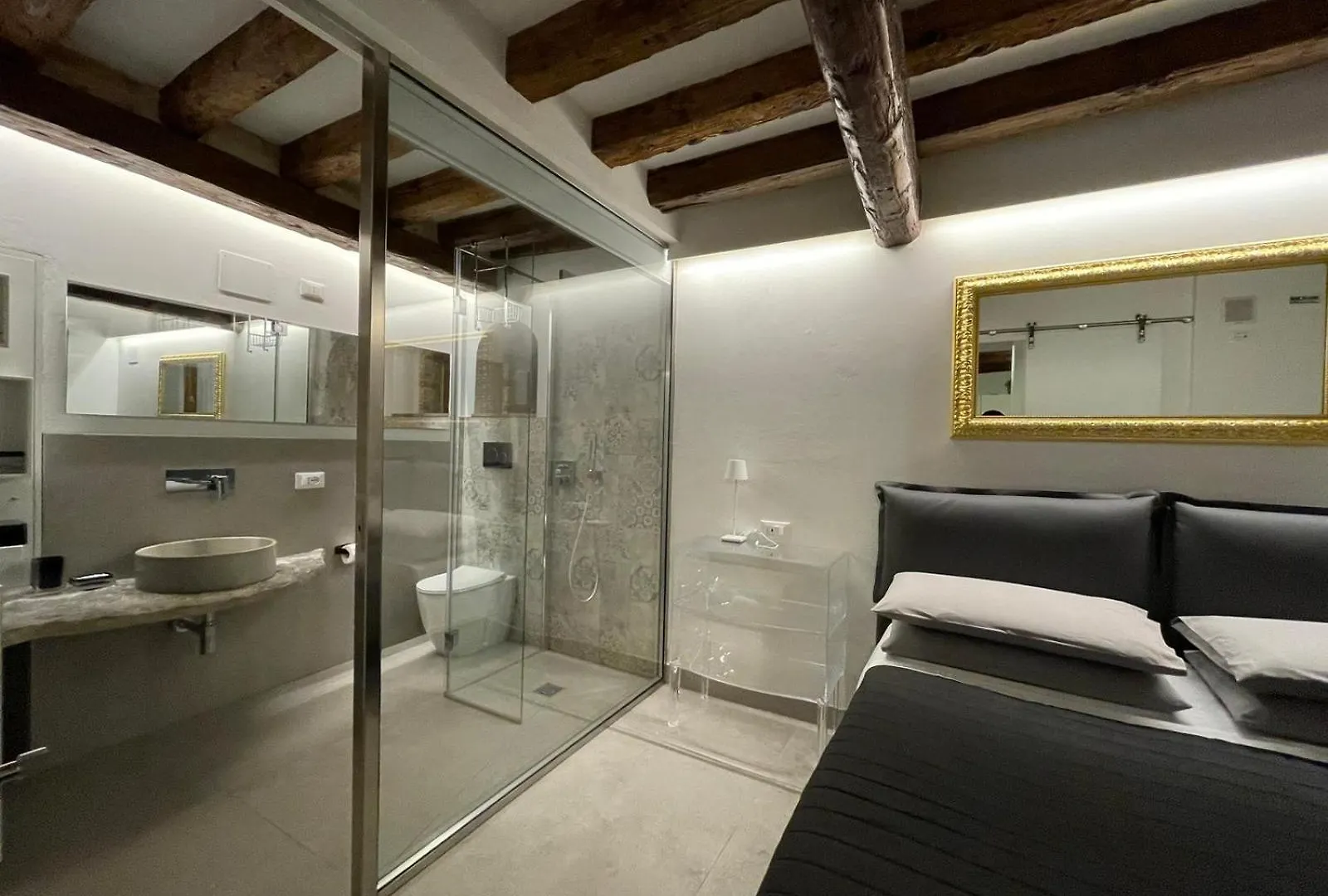 Veniceloft 5Minutefromrialto 10Minutefromsanmarco 5Minitestationtrain Infrontofcad'Oro Italy